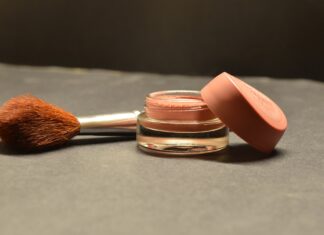 Czy kosmetyki mogą powodować przebarwienia?